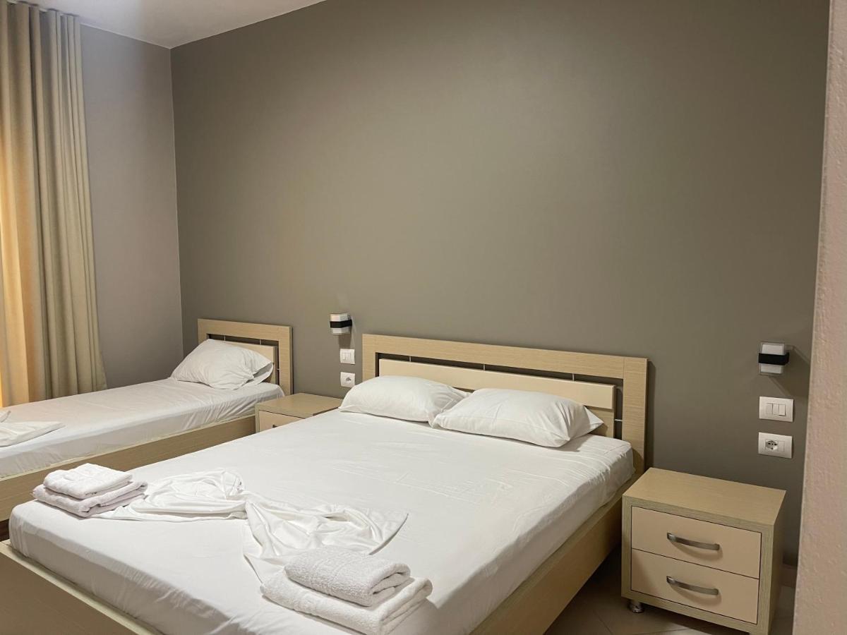 Season Inn Dhërmi Eksteriør billede