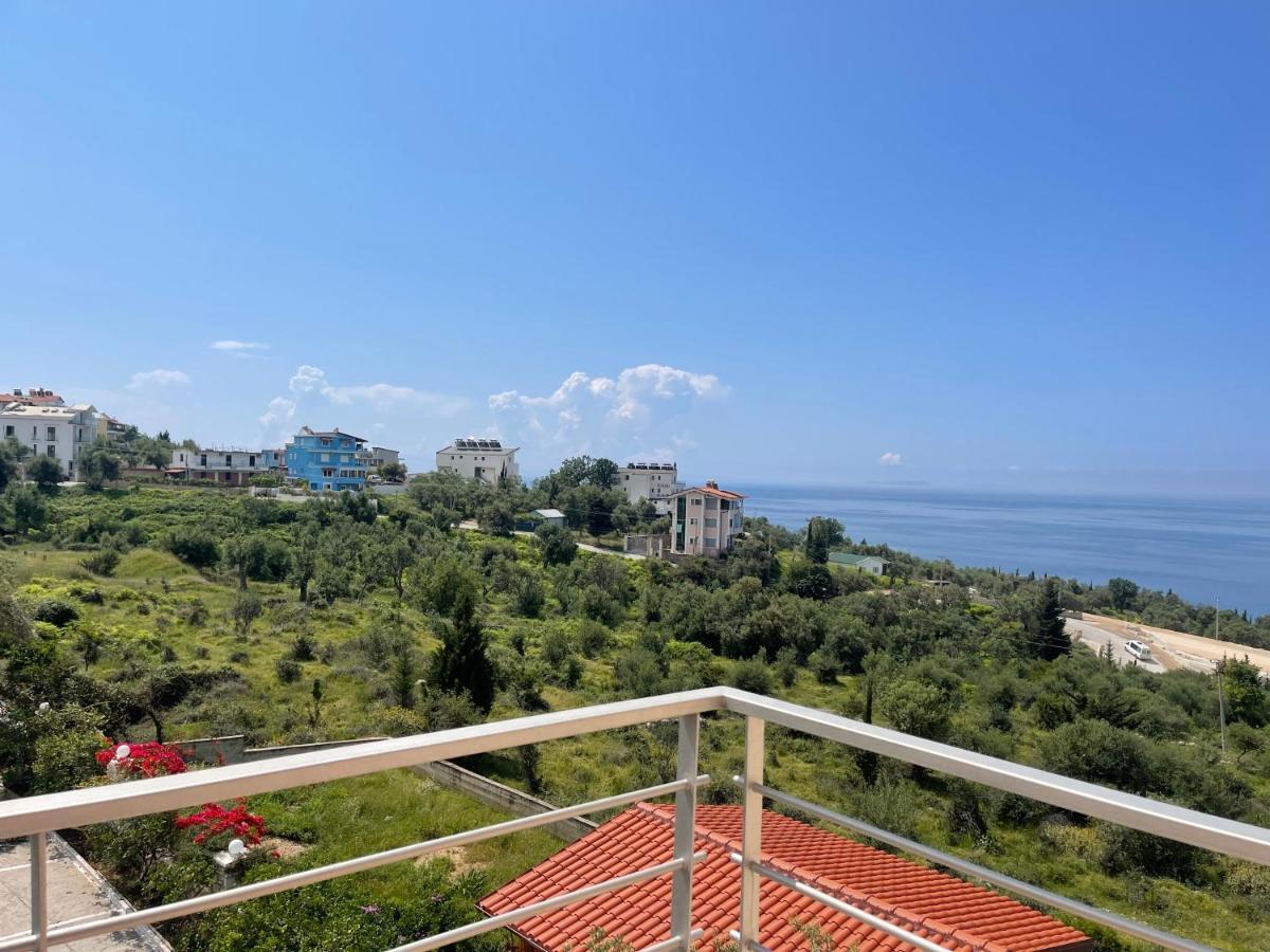 Season Inn Dhërmi Eksteriør billede