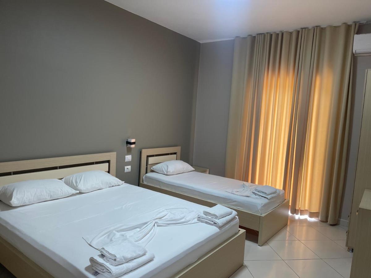 Season Inn Dhërmi Eksteriør billede