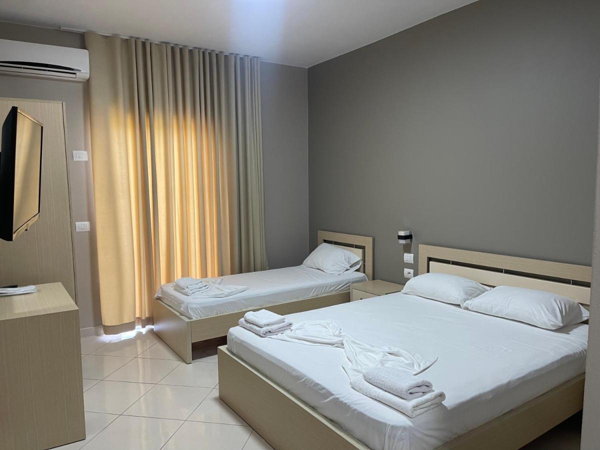 Season Inn Dhërmi Eksteriør billede