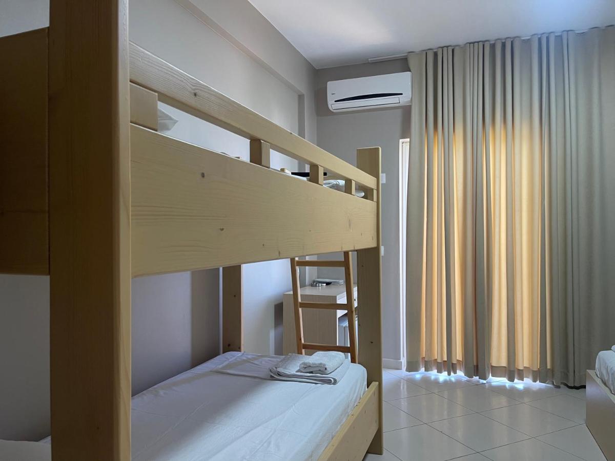Season Inn Dhërmi Eksteriør billede