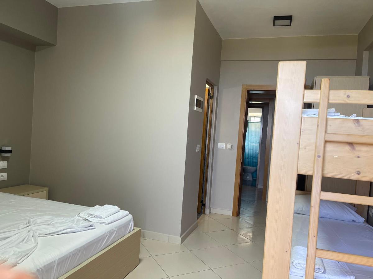 Season Inn Dhërmi Eksteriør billede