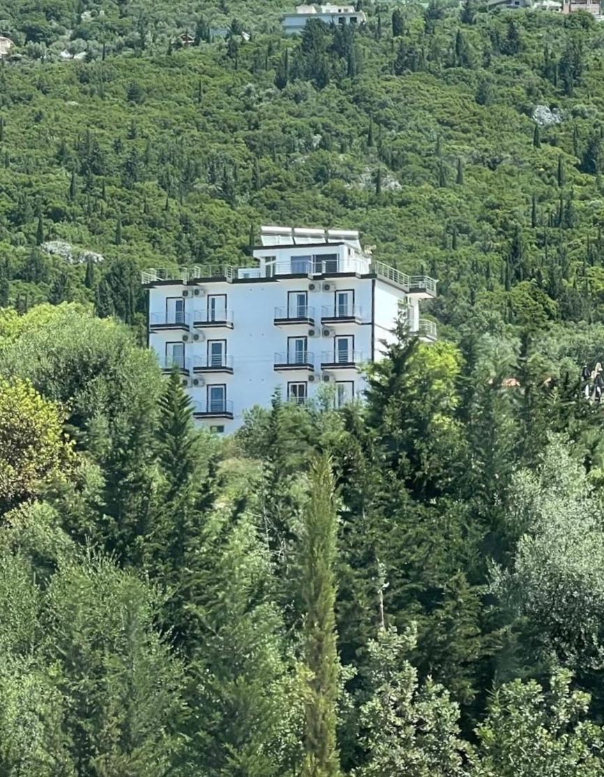 Season Inn Dhërmi Eksteriør billede